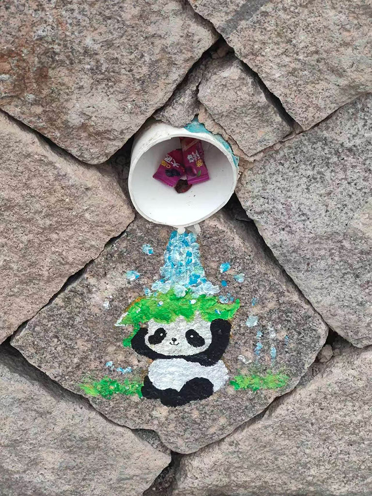 广场边上的小涂鸦